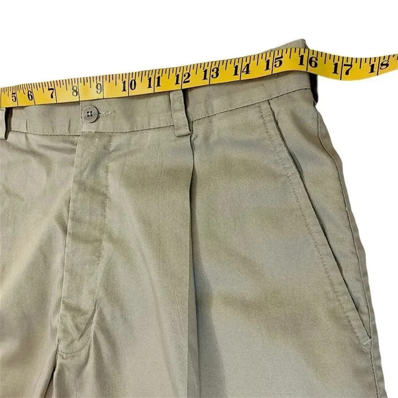 Nike Classic Chino Golf Bermuda Shorts Pleated Size 32 M Khaki Tan Cotton Blend - Picture 12 of 16